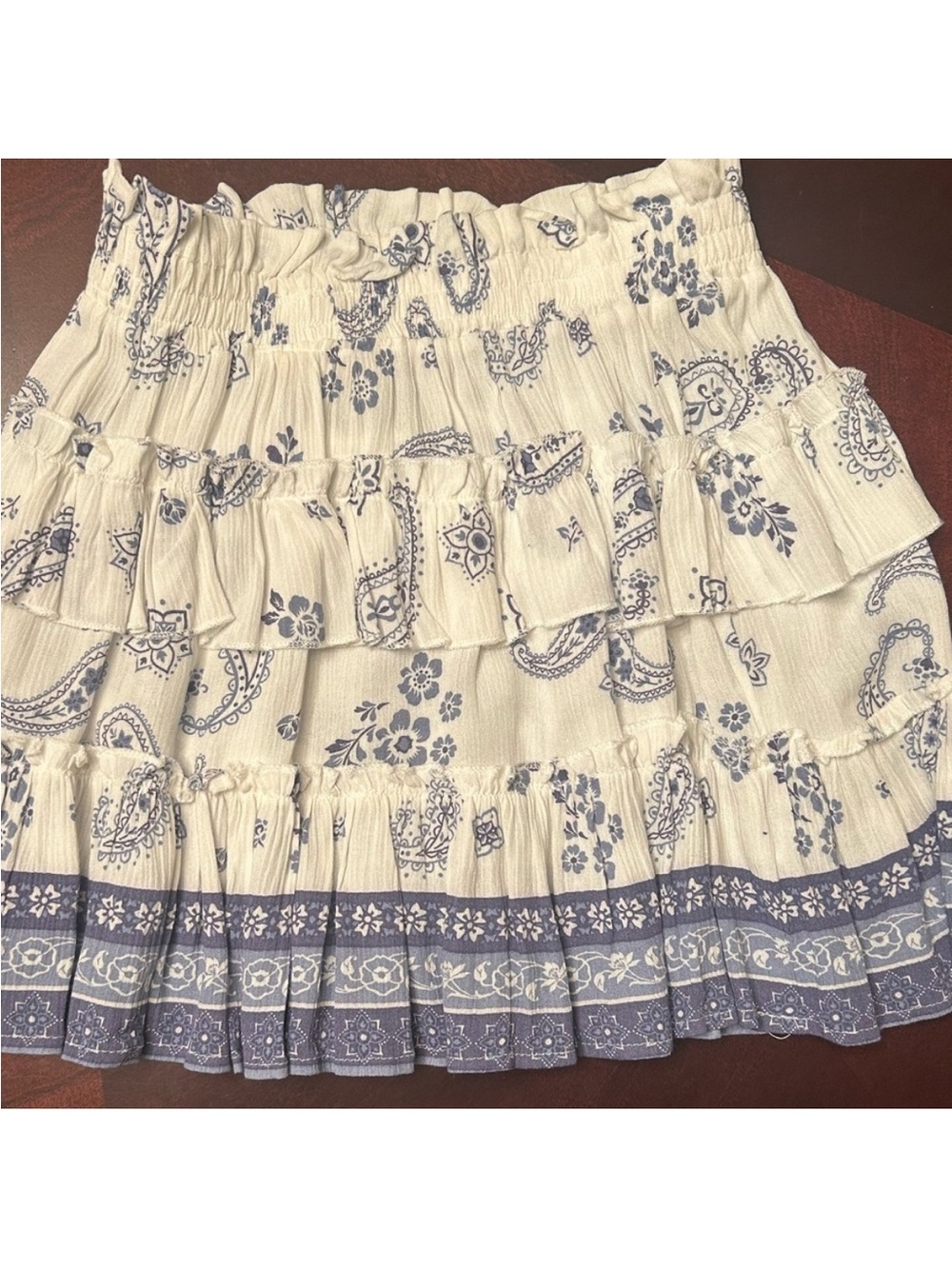 White and blue floral mini skirt SMALL